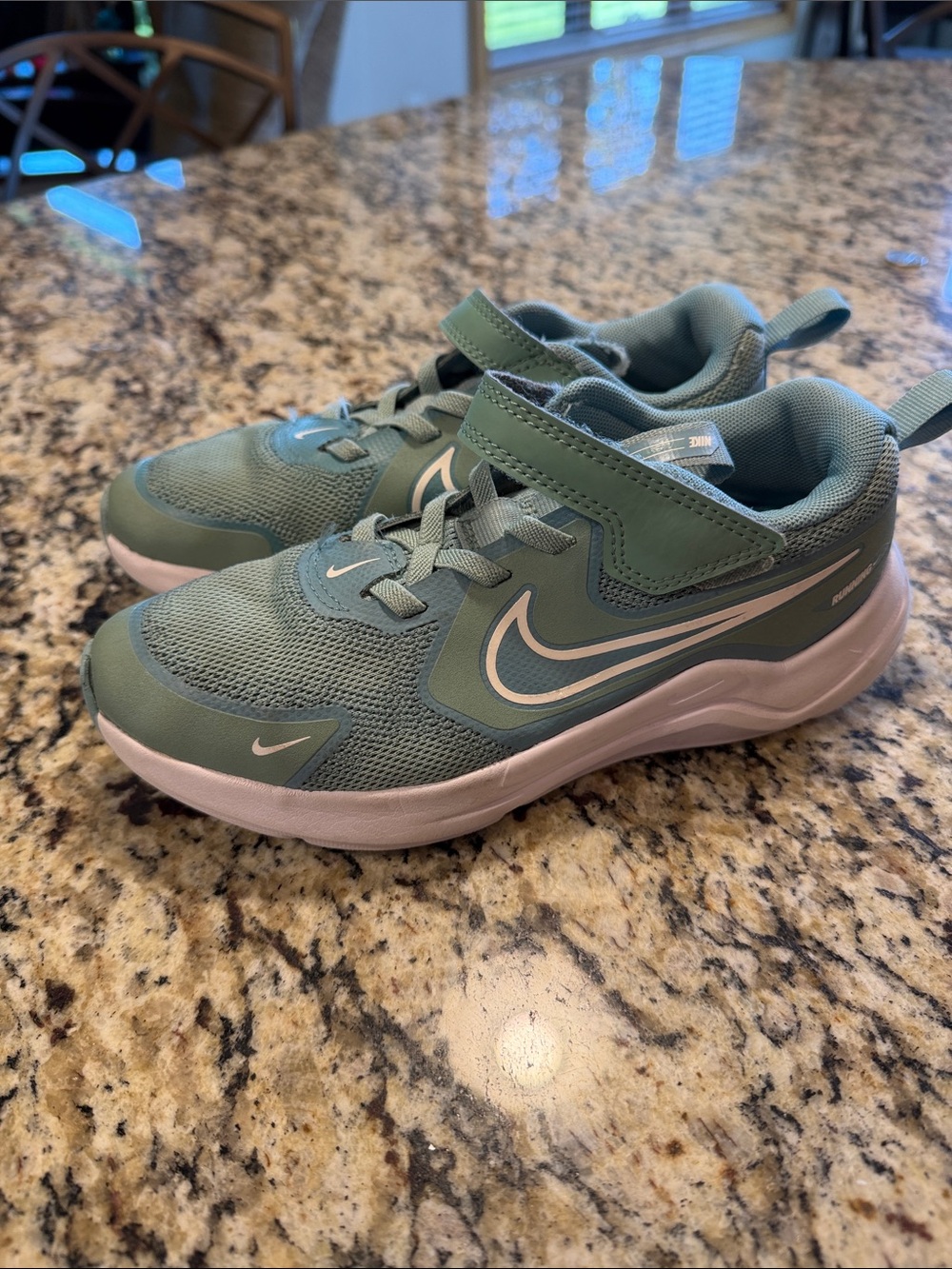 Nike Kids Mint Green Athletic Sneakers with White Swoosh Size 1Y
